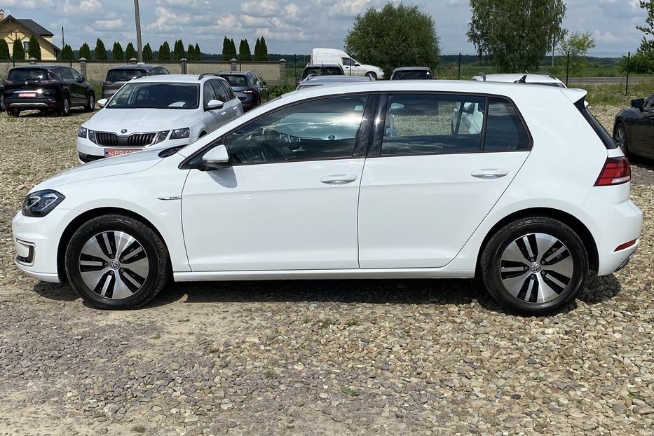 Продам Volkswagen e-Golf 35.8 kWh 100 кВт/136 к.с. 2017 года в Львове