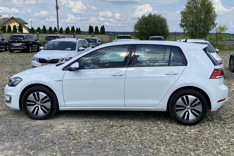 Продам Volkswagen e-Golf 35.8 kWh 100 кВт/136 к.с. 2017 года в Львове