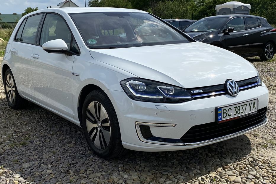 Продам Volkswagen e-Golf 35.8 kWh 100 кВт/136 к.с. 2017 года в Львове