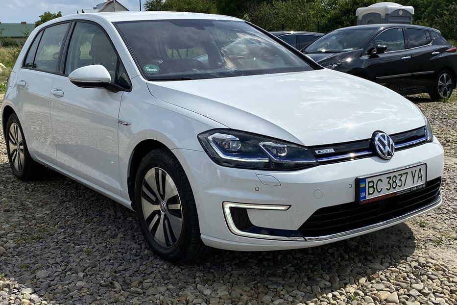 Продам Volkswagen e-Golf 35.8 kWh 100 кВт/136 к.с. 2017 года в Львове