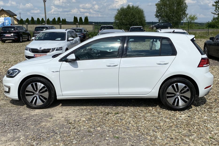 Продам Volkswagen e-Golf 35.8 kWh 100 кВт/136 к.с. 2017 года в Львове