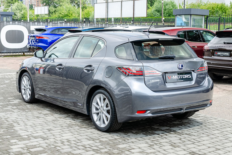 Продам Lexus CT 200h 2012 года в Киеве