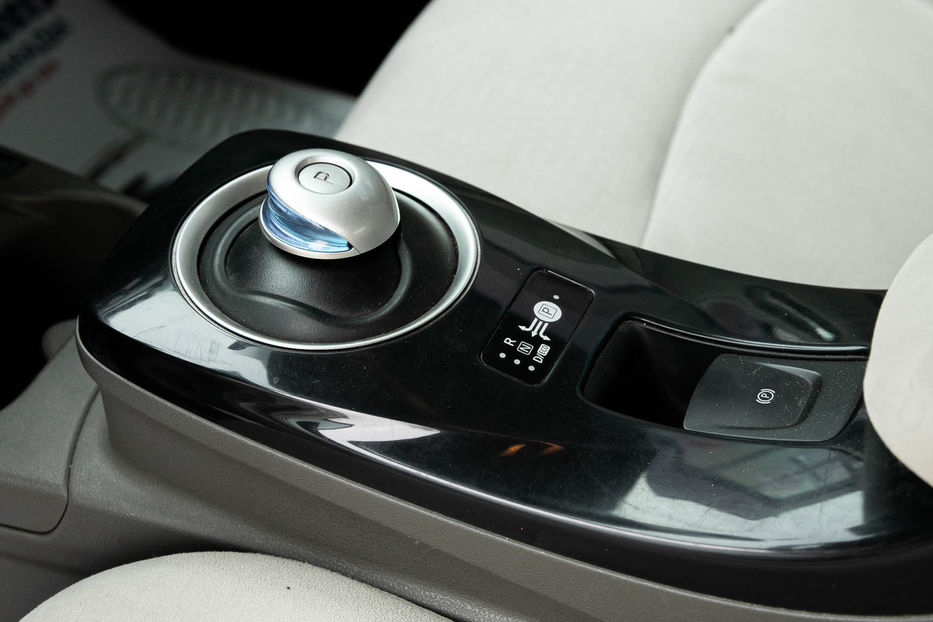 Продам Nissan Leaf 2012 года в Черновцах