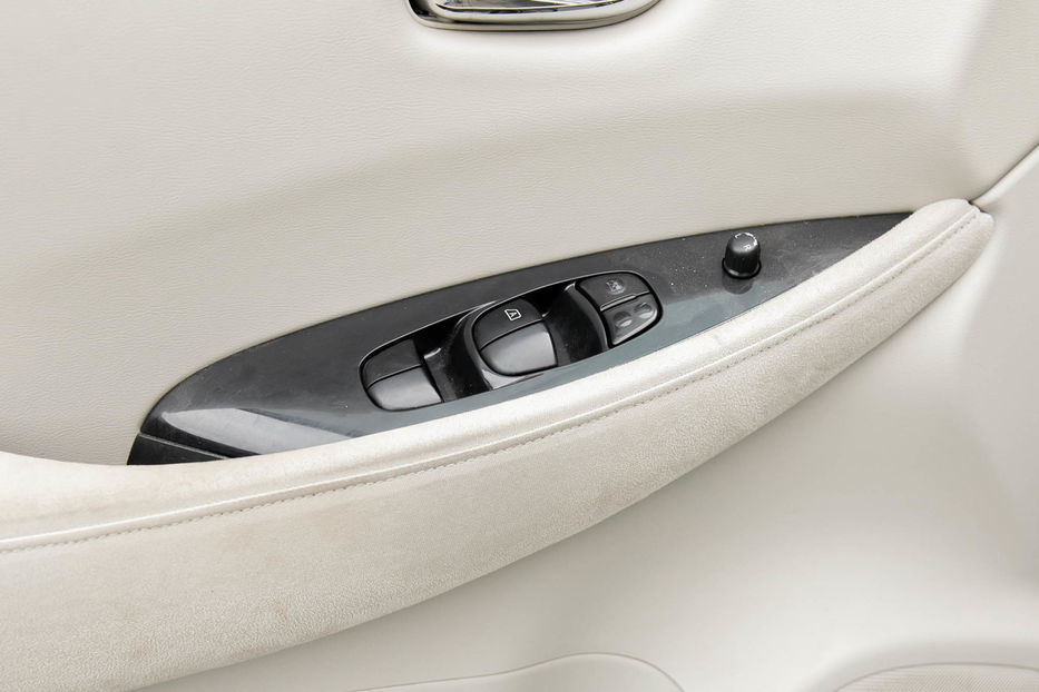 Продам Nissan Leaf 2012 года в Черновцах