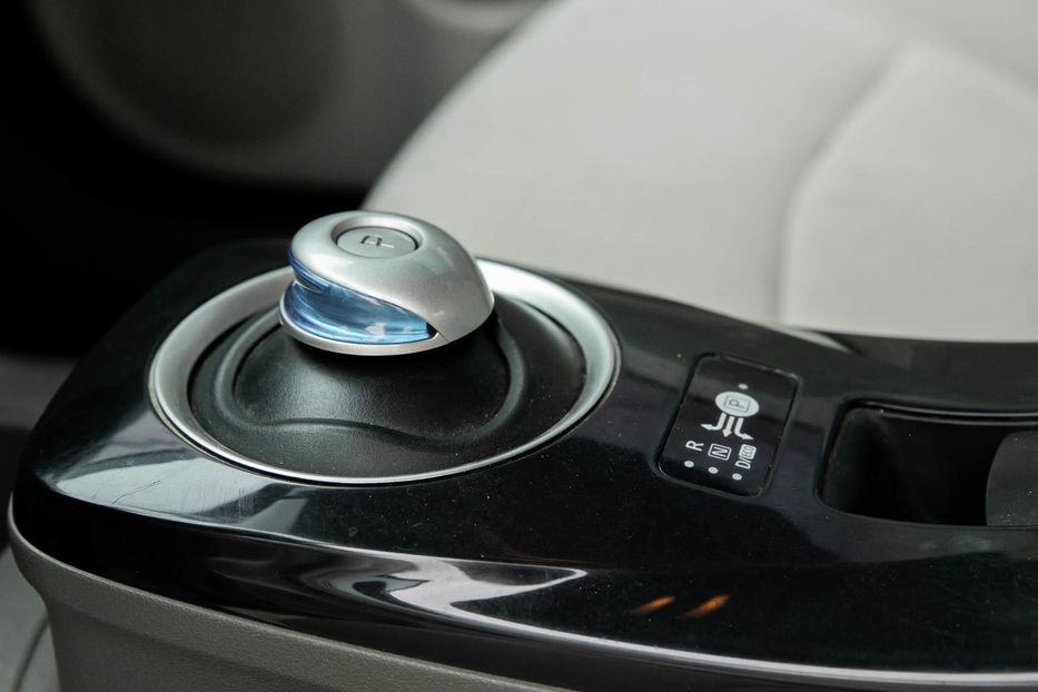 Продам Nissan Leaf 2012 года в Черновцах