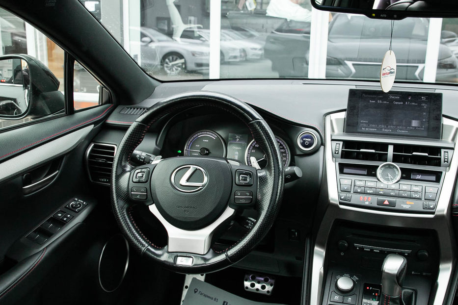 Продам Lexus NX 300 F-Sport Hybrid 2016 года в Черновцах
