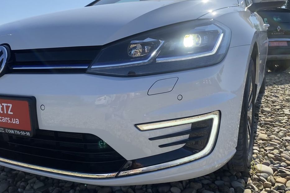 Продам Volkswagen e-Golf 35.8 kWh 100 кВт/136 к.с. 2019 года в Львове