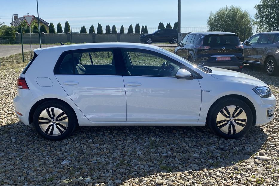 Продам Volkswagen e-Golf 35.8 kWh 100 кВт/136 к.с. 2019 года в Львове