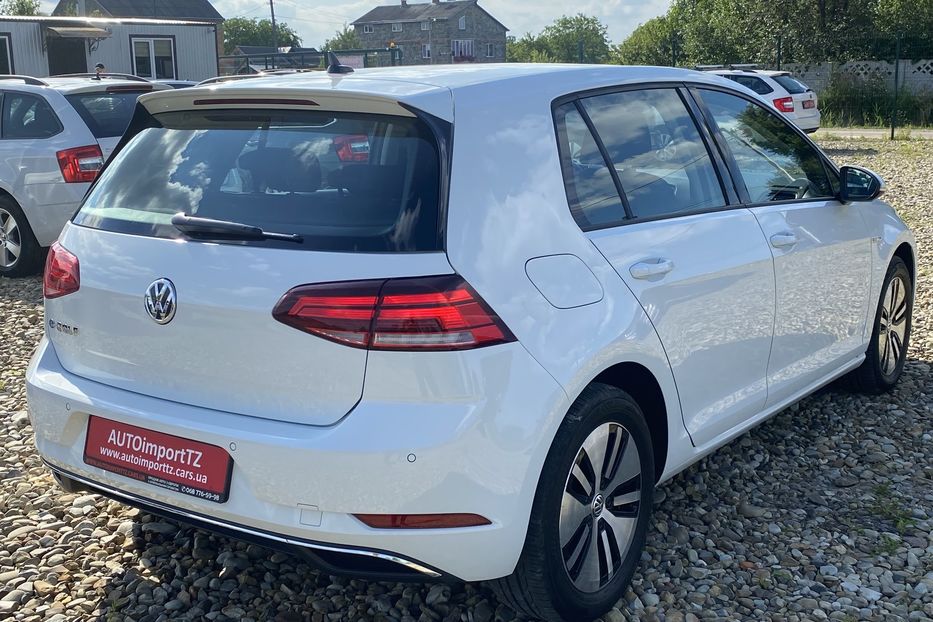 Продам Volkswagen e-Golf 35.8 kWh 100 кВт/136 к.с. 2019 года в Львове