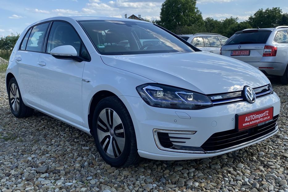 Продам Volkswagen e-Golf 35.8 kWh 100 кВт/136 к.с. 2019 года в Львове