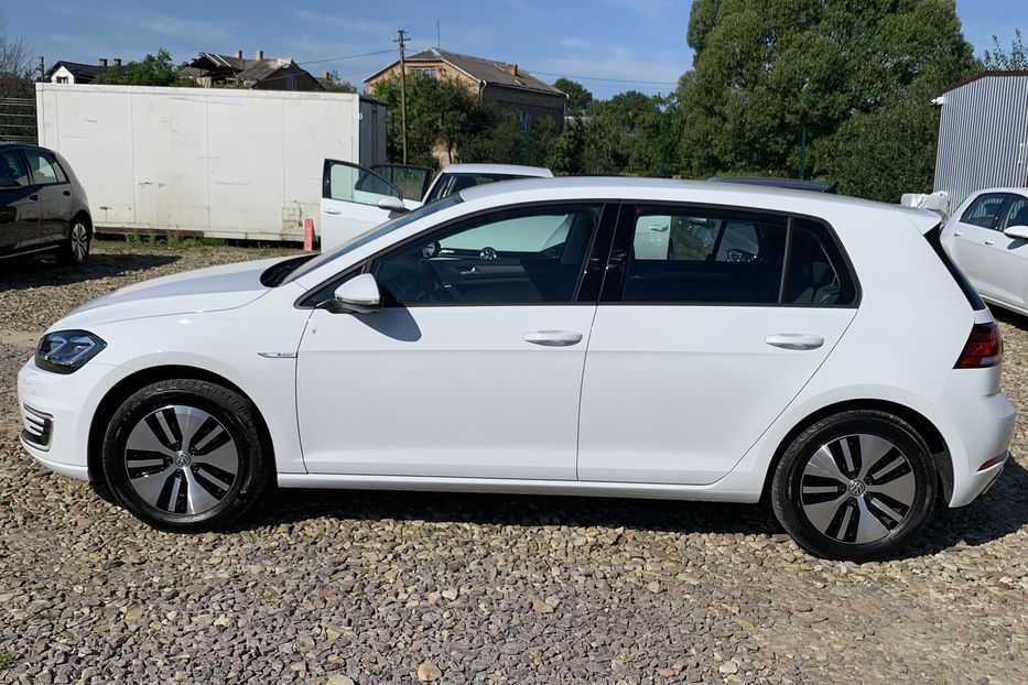 Продам Volkswagen e-Golf 35.8 kWh 100 кВт/136 к.с. 2019 года в Львове