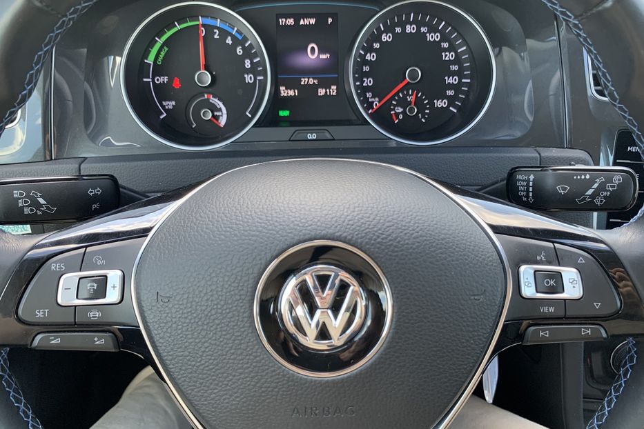 Продам Volkswagen e-Golf 35.8 kWh 100 кВт/136 к.с. 2019 года в Львове