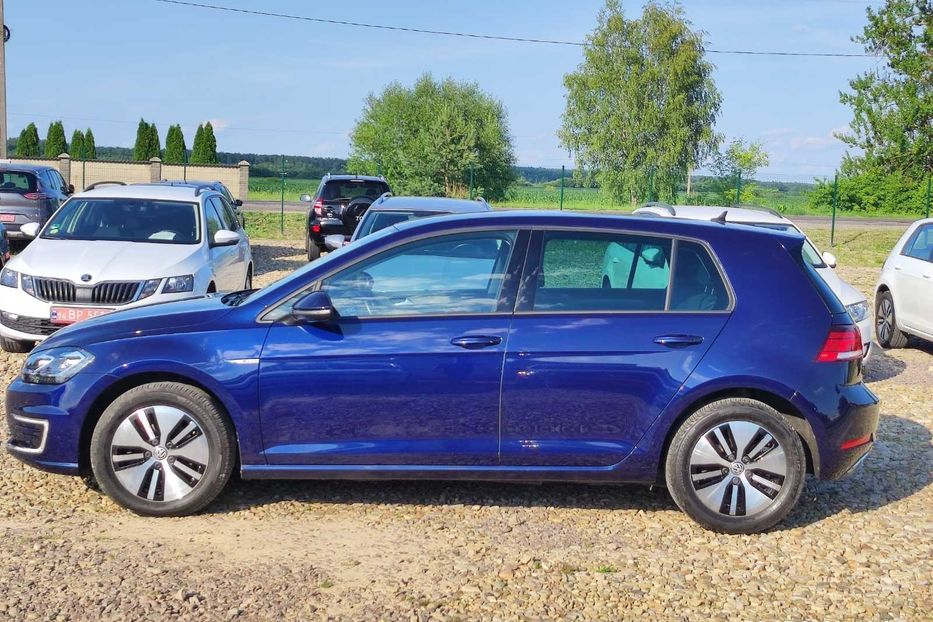 Продам Volkswagen e-Golf 35.8 kWh 100 кВт/136 к.с. 2020 года в Львове