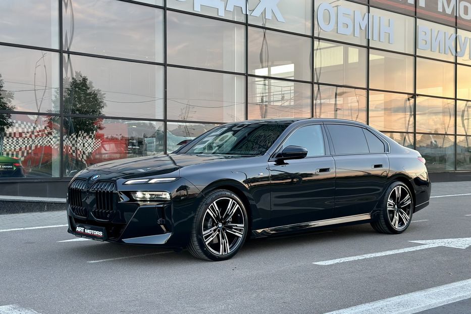 Продам BMW 740 2023 года в Киеве