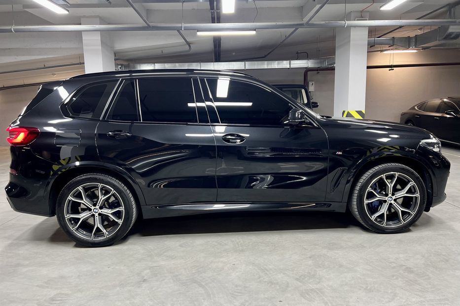 Продам BMW X5 30d 2021 года в Киеве