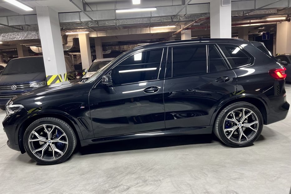 Продам BMW X5 30d 2021 года в Киеве