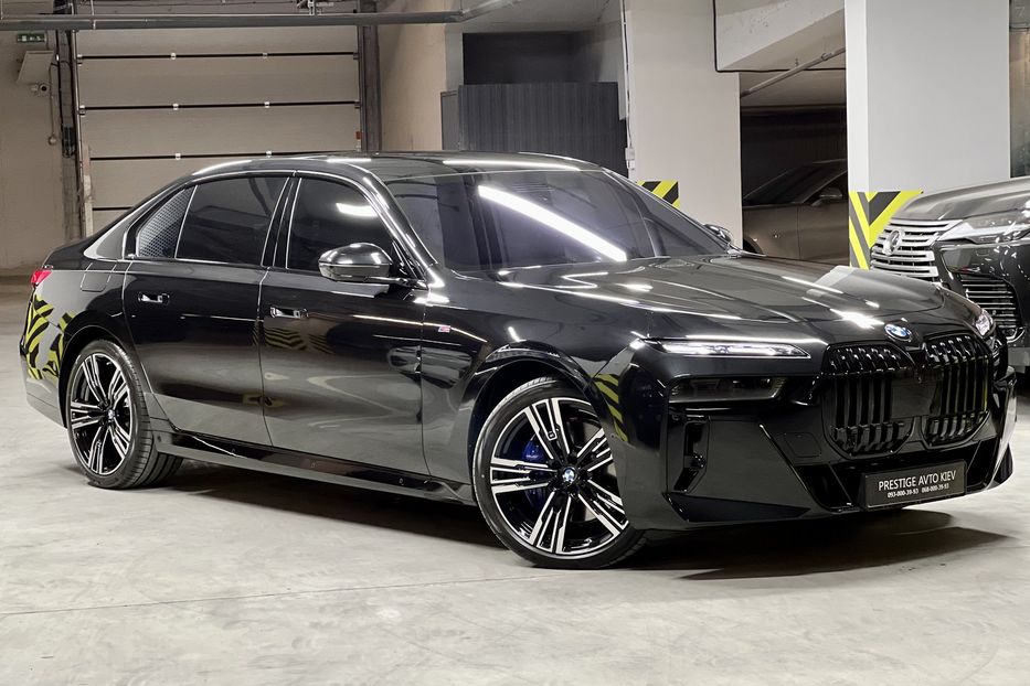 Продам BMW 740 2023 года в Киеве