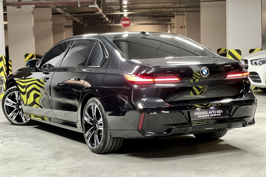 Продам BMW 740 2023 года в Киеве