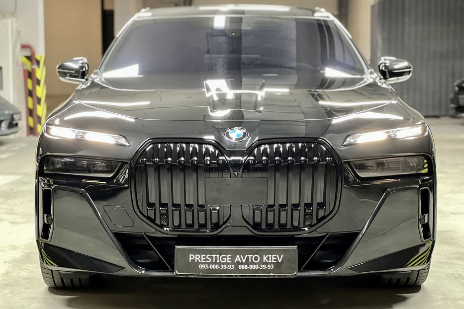 Продам BMW 740 2023 года в Киеве