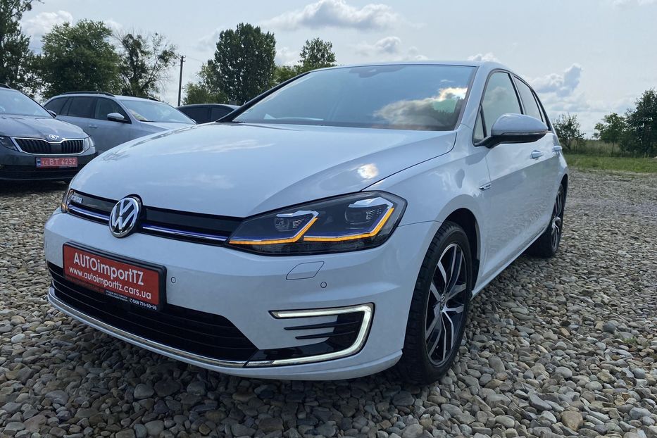 Продам Volkswagen e-Golf 35.8 kWh 100 кВт/136 к.с. 2020 года в Львове