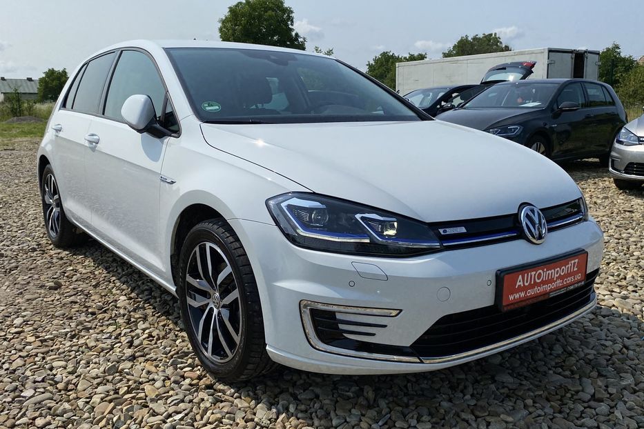 Продам Volkswagen e-Golf 35.8 kWh 100 кВт/136 к.с. 2020 года в Львове