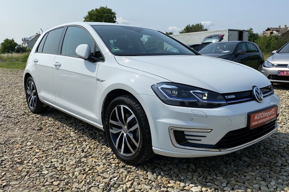 Продам Volkswagen e-Golf 35.8 kWh 100 кВт/136 к.с. 2020 года в Львове