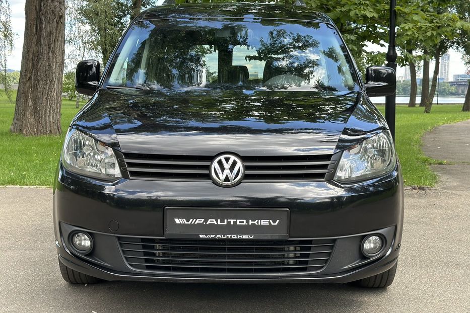 Продам Volkswagen Caddy пасс. Highline 2012 года в Киеве