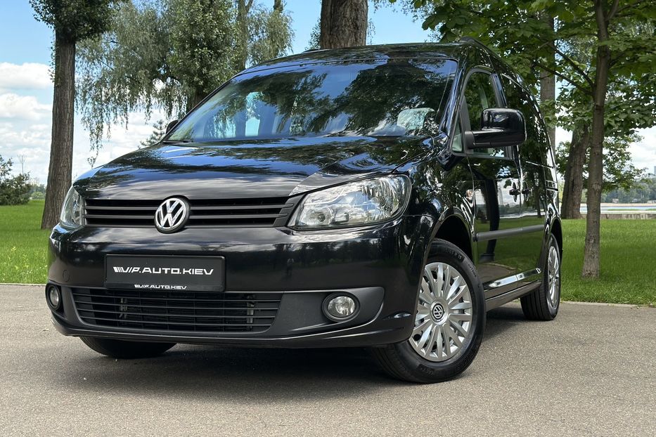 Продам Volkswagen Caddy пасс. Highline 2012 года в Киеве