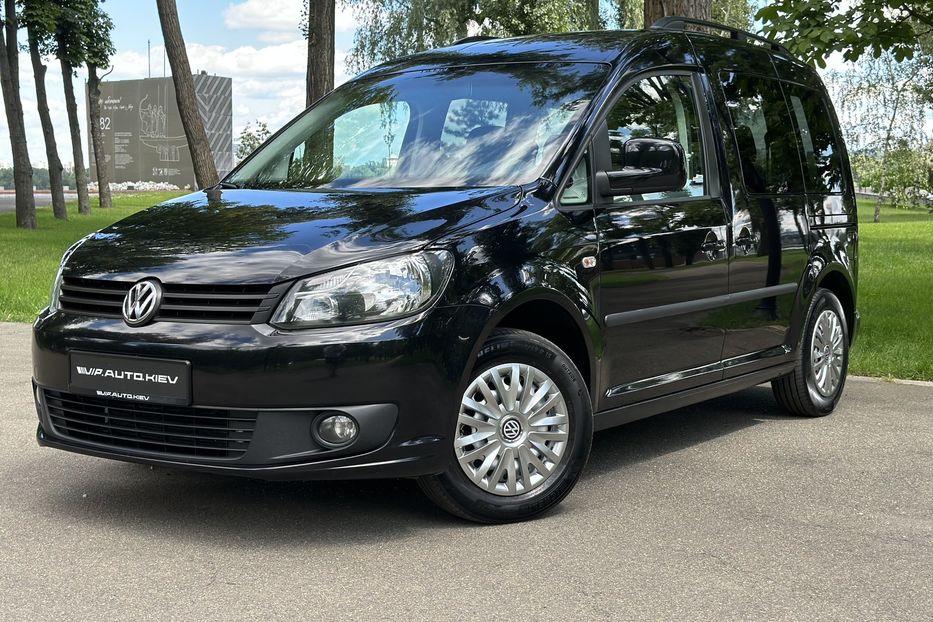 Продам Volkswagen Caddy пасс. Highline 2012 года в Киеве