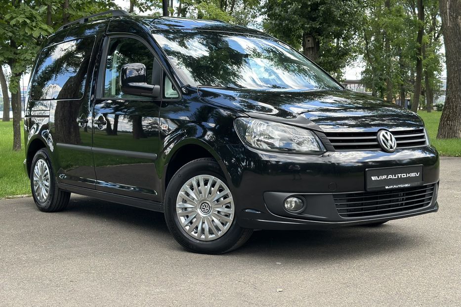 Продам Volkswagen Caddy пасс. Highline 2012 года в Киеве