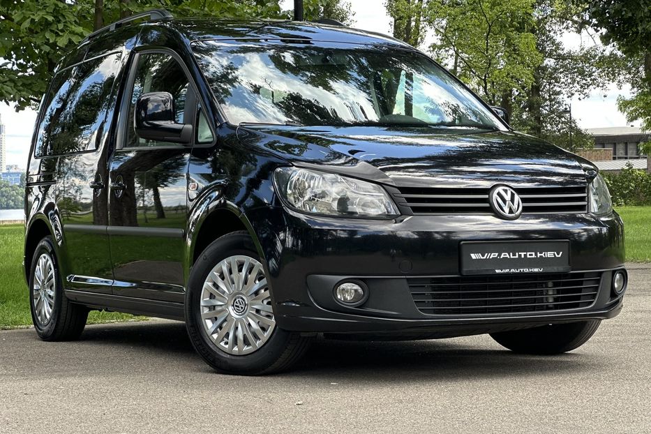 Продам Volkswagen Caddy пасс. Highline 2012 года в Киеве