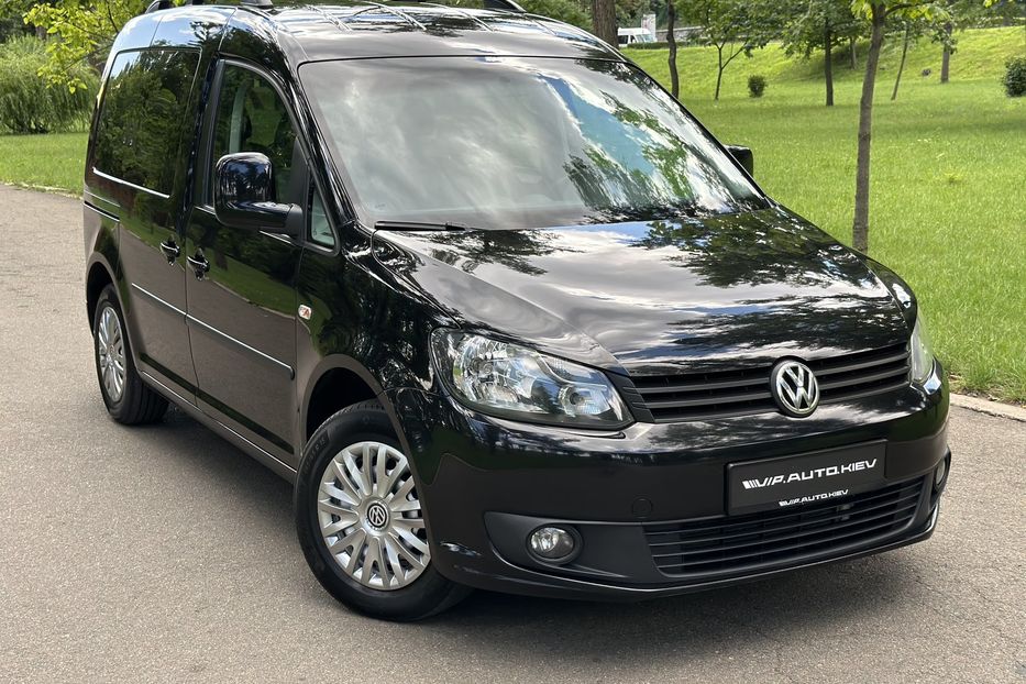 Продам Volkswagen Caddy пасс. Highline 2012 года в Киеве