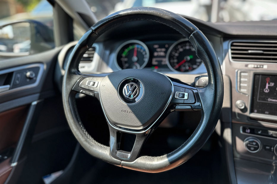 Продам Volkswagen e-Golf 24.4kwt 2014 года в Черновцах