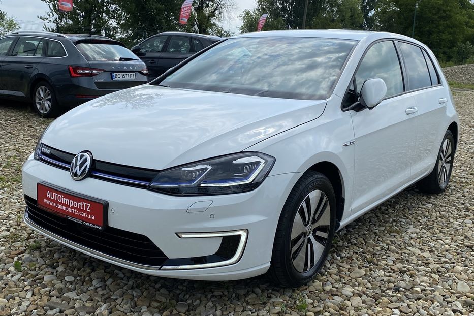 Продам Volkswagen e-Golf 35.8 kWh 100 кВт/136 к.с. 2018 года в Львове