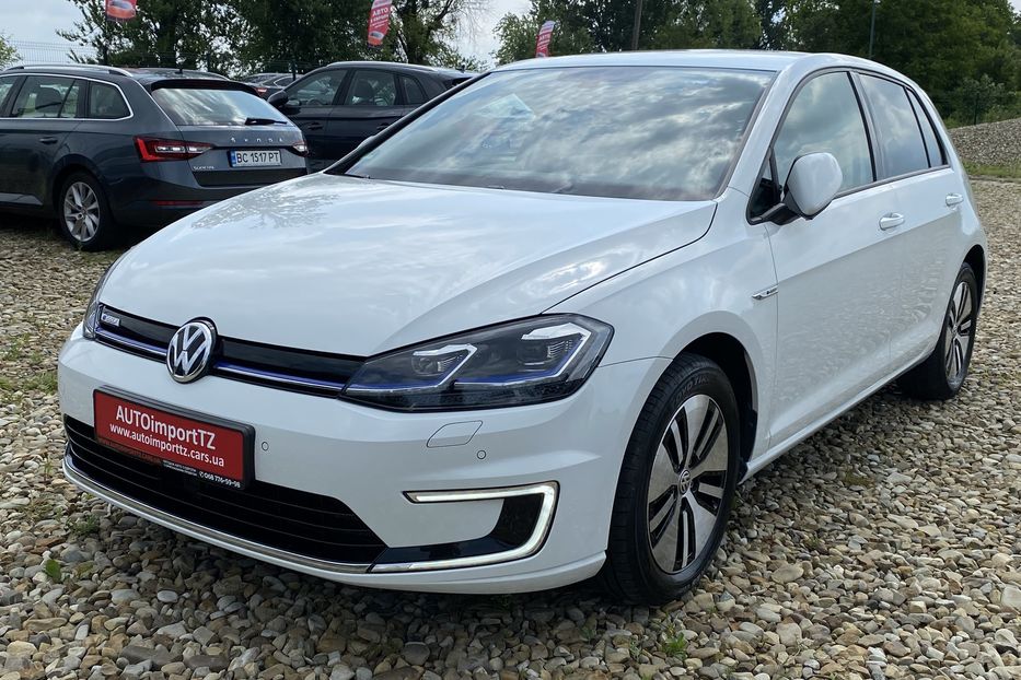 Продам Volkswagen e-Golf 35.8 kWh 100 кВт/136 к.с. 2018 года в Львове