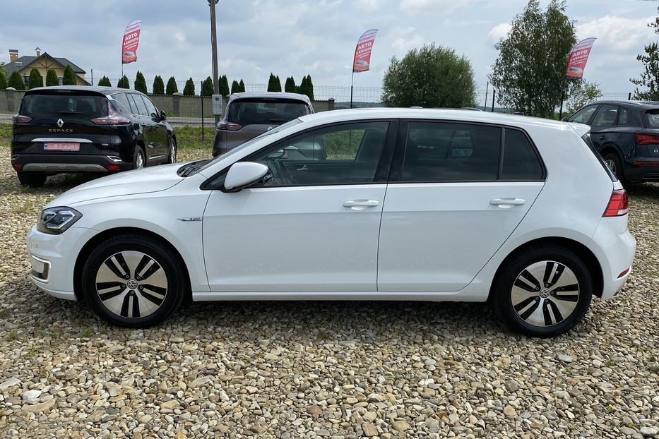 Продам Volkswagen e-Golf 35.8 kWh 100 кВт/136 к.с. 2018 года в Львове