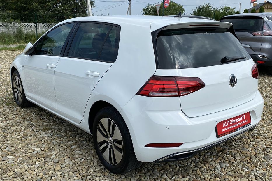 Продам Volkswagen e-Golf 35.8 kWh 100 кВт/136 к.с. 2018 года в Львове