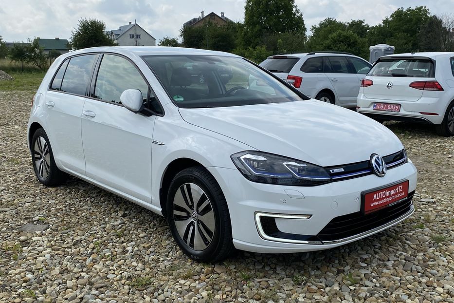 Продам Volkswagen e-Golf 35.8 kWh 100 кВт/136 к.с. 2018 года в Львове