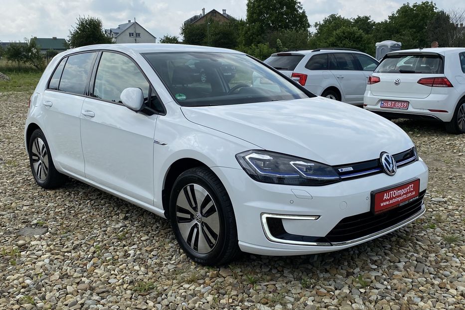 Продам Volkswagen e-Golf 35.8 kWh 100 кВт/136 к.с. 2018 года в Львове