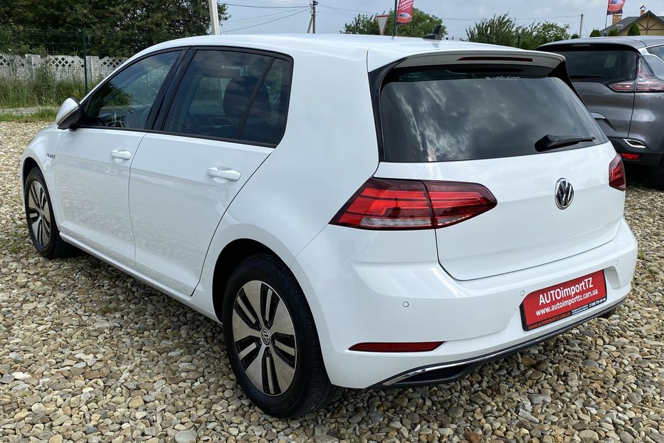 Продам Volkswagen e-Golf 35.8 kWh 100 кВт/136 к.с. 2018 года в Львове