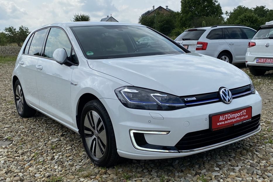 Продам Volkswagen e-Golf 35.8 kWh 100 кВт/136 к.с. 2018 года в Львове