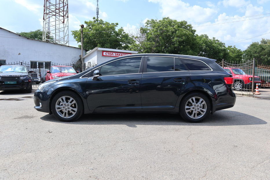 Продам Toyota Avensis 2012 года в Одессе