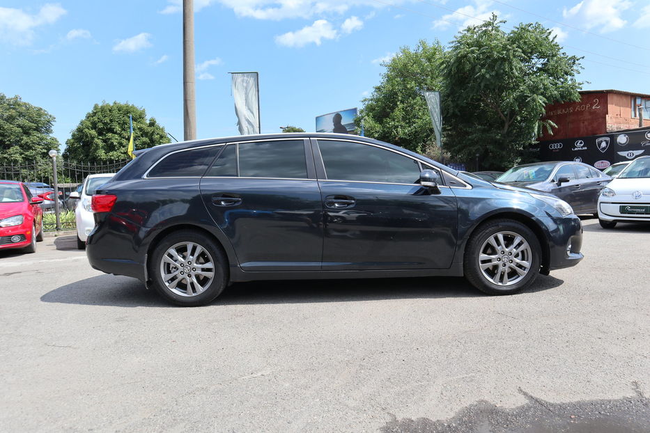 Продам Toyota Avensis 2012 года в Одессе