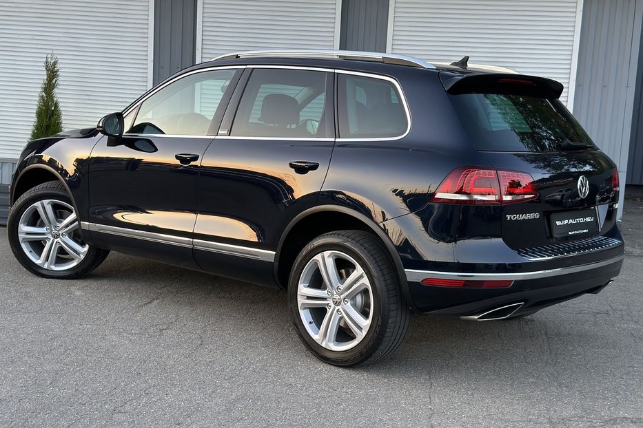 Продам Volkswagen Touareg Executive Edition  2018 года в Киеве