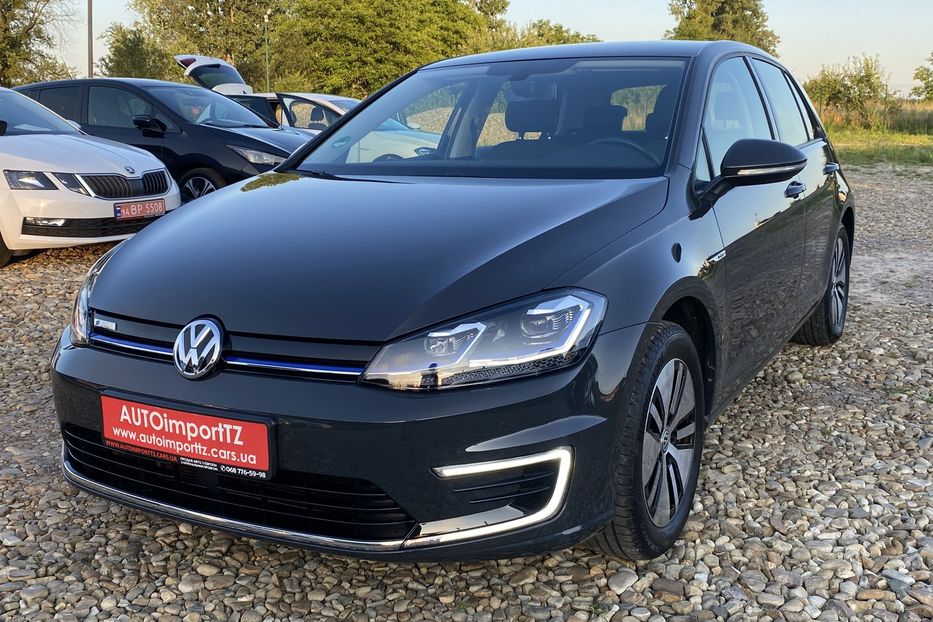 Продам Volkswagen e-Golf 35.8 kWh 100 кВт/136 к.с. 2020 года в Львове