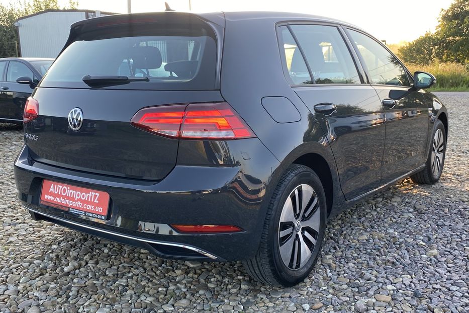 Продам Volkswagen e-Golf 35.8 kWh 100 кВт/136 к.с. 2020 года в Львове