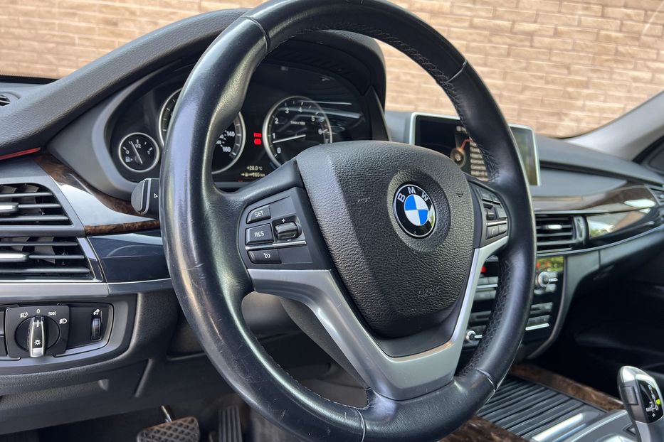 Продам BMW X5 2015 года в Одессе