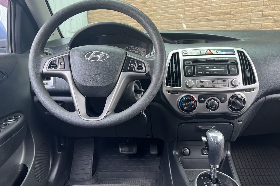 Продам Hyundai i20 Official 2013 года в Одессе