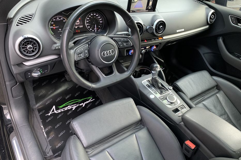 Продам Audi A3 E-Tron 2016 года в Киеве