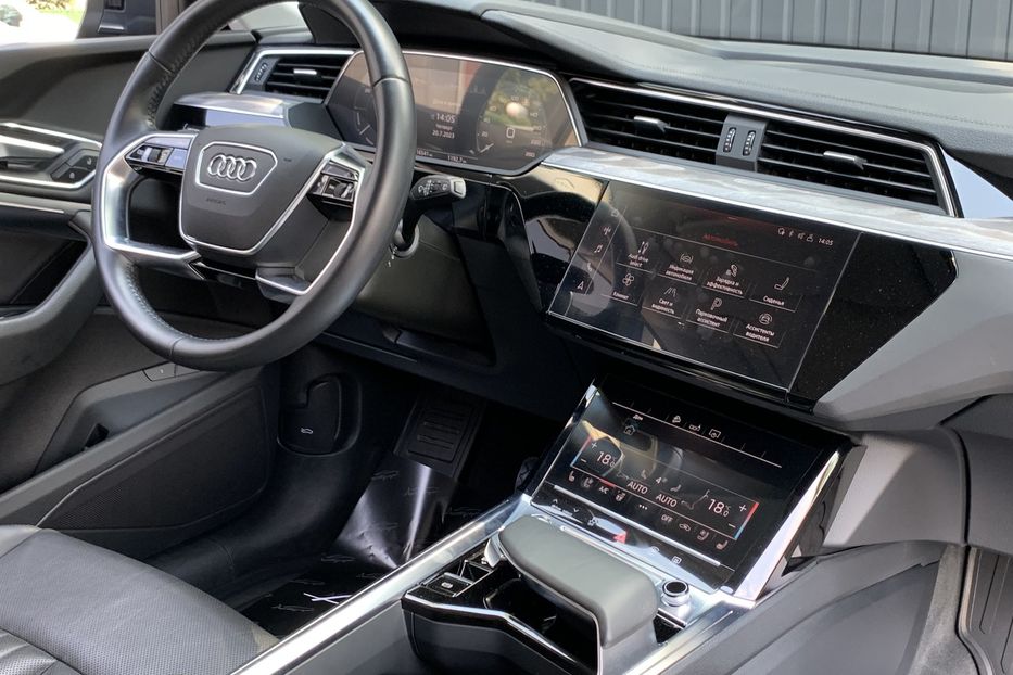 Продам Audi E-Tron Quattro 2020 года в Киеве